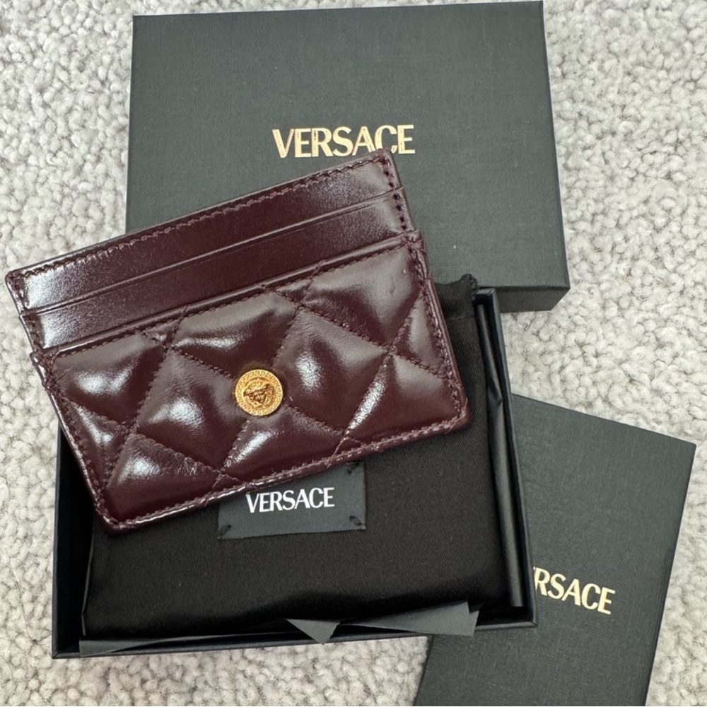 NWT Versace Medusa Burgundy Patent
Leather Cardholder